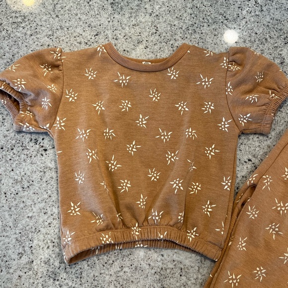 Jessica Simpson Jogger Set 2T - Picture 3 of 10